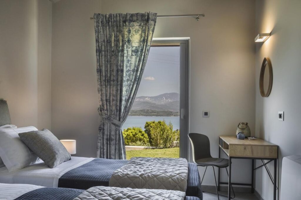 Twin bedroom